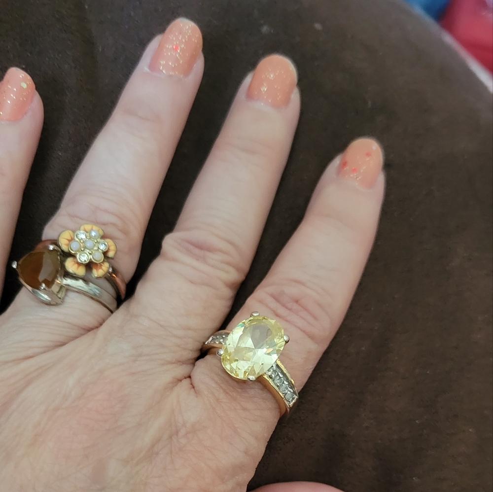 Ring, Size 9 in yellow gem and cubic zirconia.